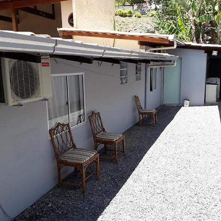 Pouse Bem Apartment Блуменау Екстериор снимка
